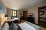 Second Bedroom - Two Twins